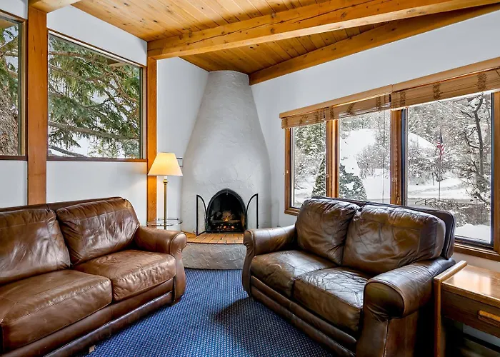 St Moritz Lodge And Condominiums